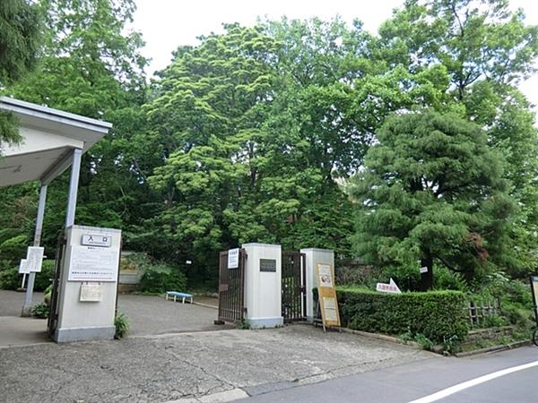 park. 589m to Koishikawa Botanical Garden