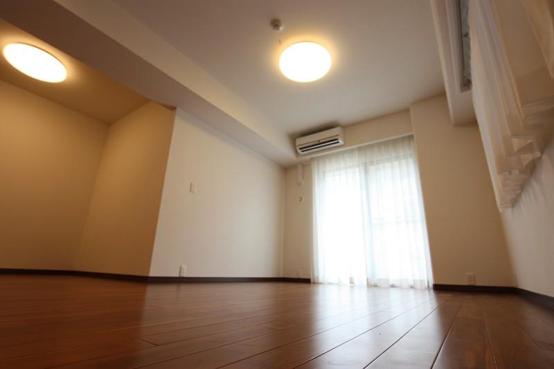 Living. Pet breeding Allowed.