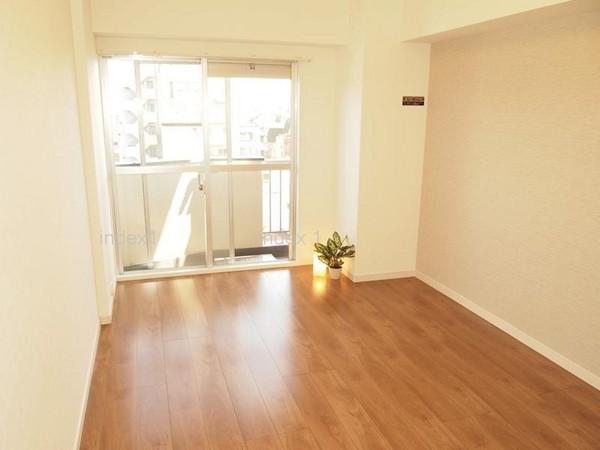 Non-living room. Guests can comfortably a per yang good