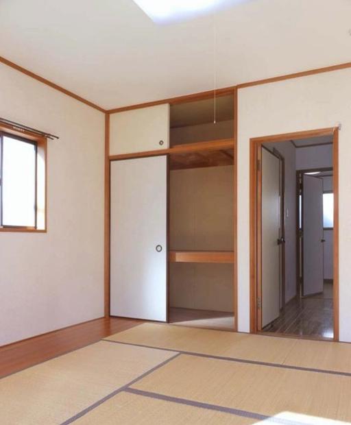 Living and room. Japanese-style room 8 tatami