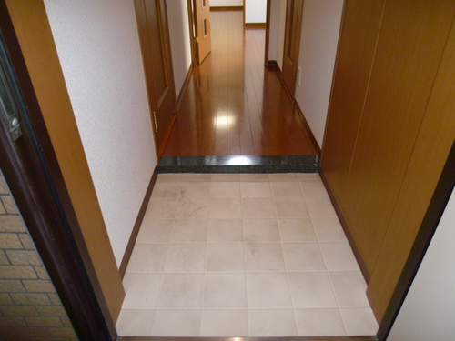Entrance. Storage is also rich entrance space (^_^) /