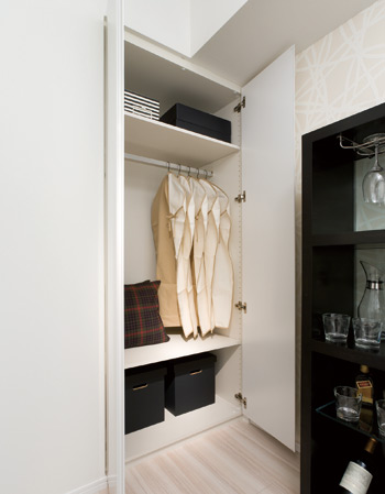 Other.  [System storage] Closet of each room is, Shimae beautiful things that you want to storage, Consideration as easy to take out. Tastes and lifestyle of the person you wish to use, It has adopted a system storage that can be added a part in the option (paid), depending on the room application.