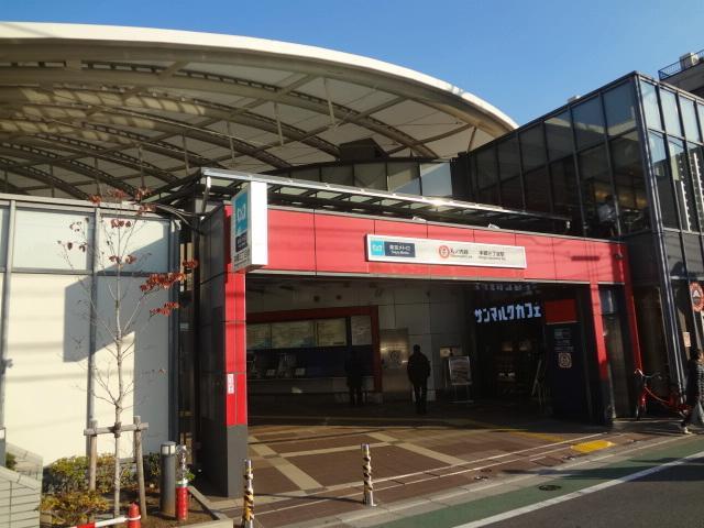 station. Tokyo Metro Marunouchi Line "Hongo Sanchome" 600m to the station