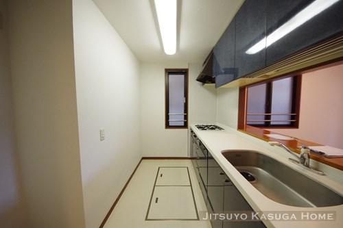 Kitchen. Window there ☆ Popular face-to-face counter kitchen