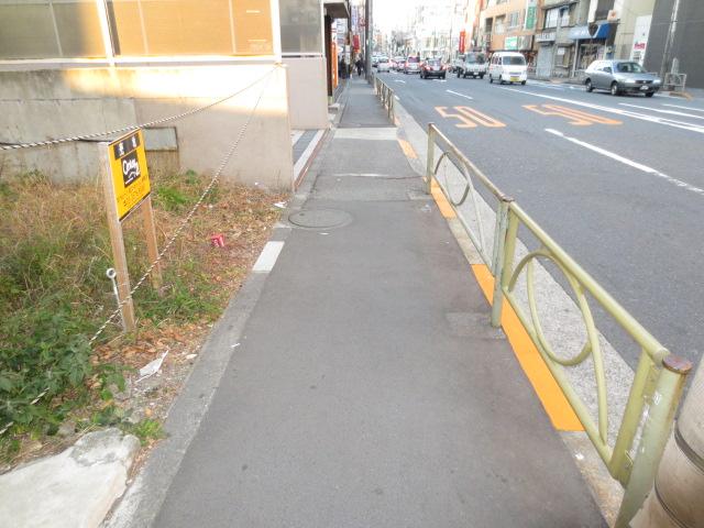 Local photos, including front road.  ◆ It is a photograph of the local sidewalk part ◆ 