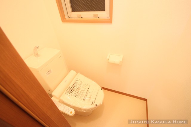 Toilet. Toilet Uchida Bill 202