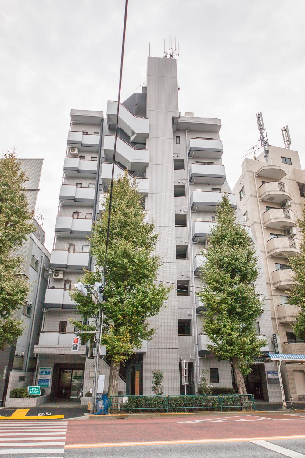 Local appearance photo. Local (11 May 2013) Shooting