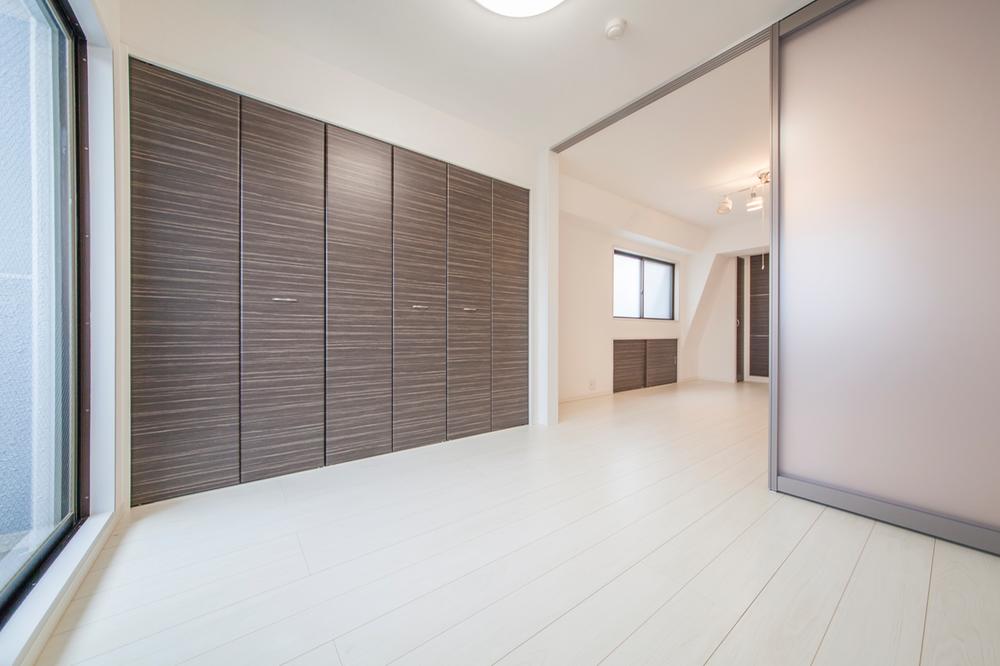 Non-living room. Indoor (11 May 2013) Shooting