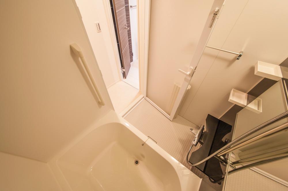 Bathroom. Indoor (11 May 2013) Shooting