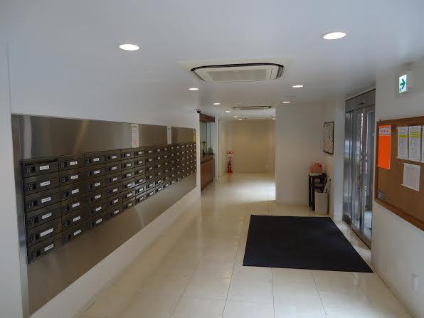 Entrance. Common areas