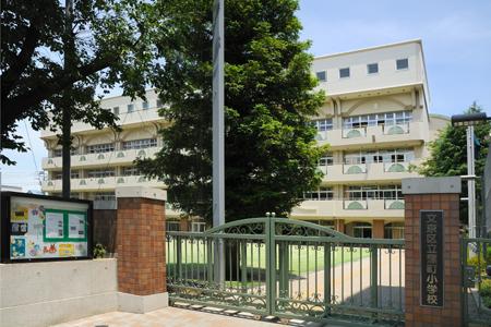 Primary school. 595m to Bunkyo Tatsukubo cho Elementary School