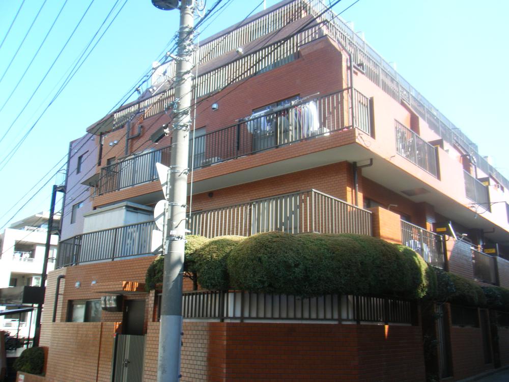 Local appearance photo. Local (11 May 2013) Shooting