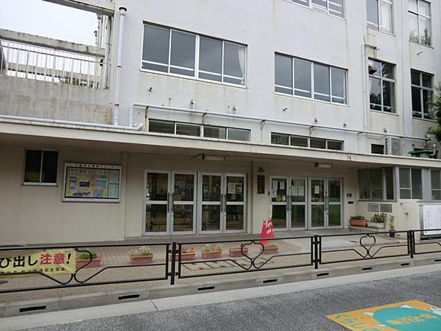 Primary school. 784m to Bunkyo Ward Sendagi Elementary School