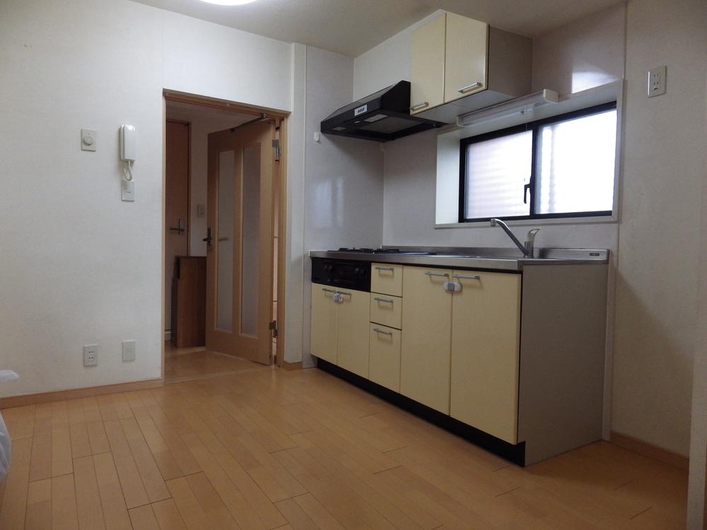 Living. dining kitchen