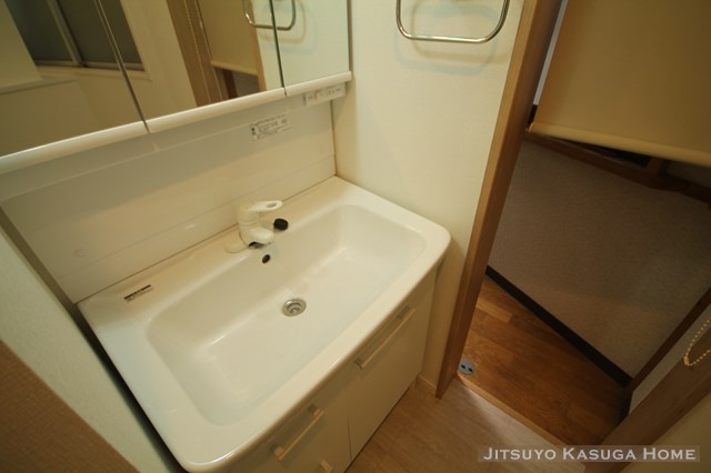Washroom. Koishikawa 5-chome, independent wash basin detached