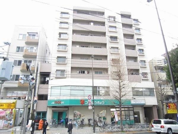 Local appearance photo. It is conveniently located life in front of the station ☆