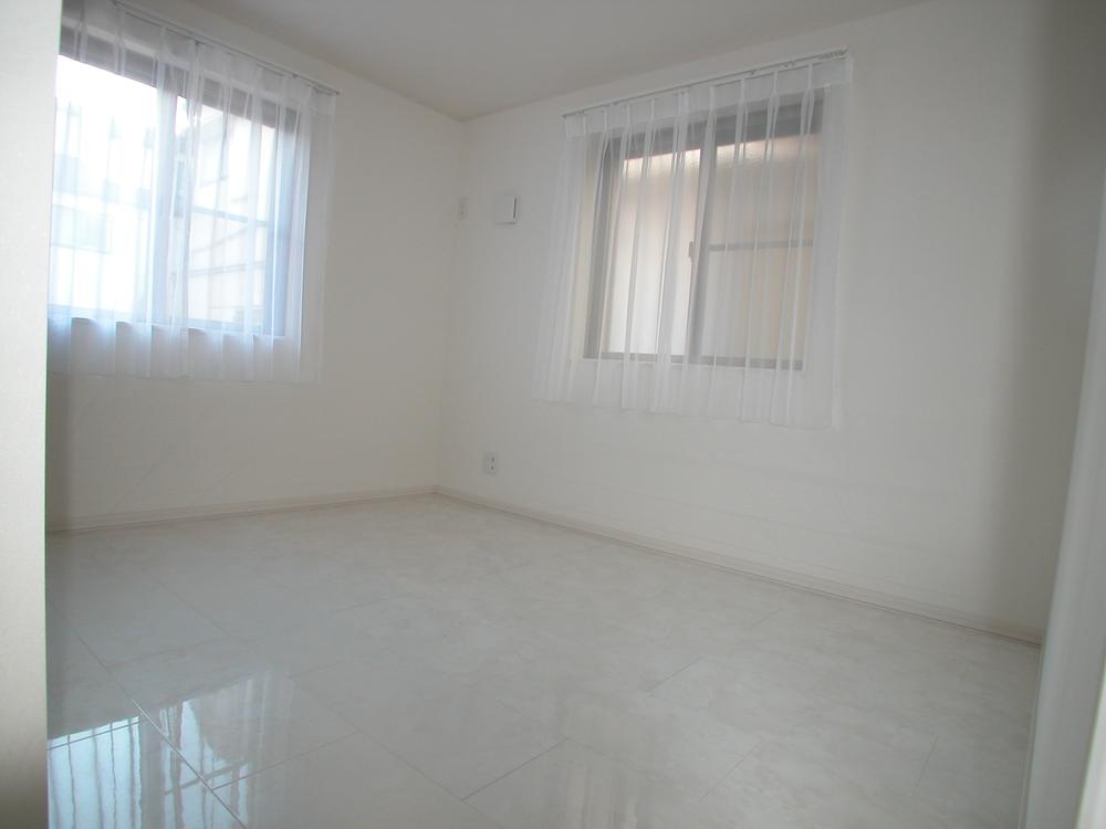 Non-living room. Indoor (12 May 2013) Shooting