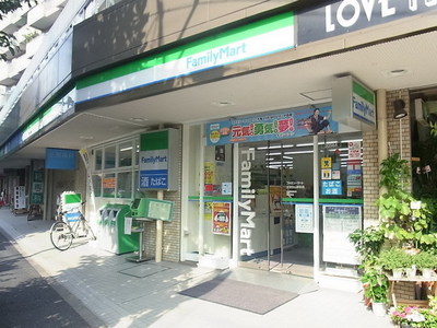 Convenience store. 212m to Family Mart (convenience store)