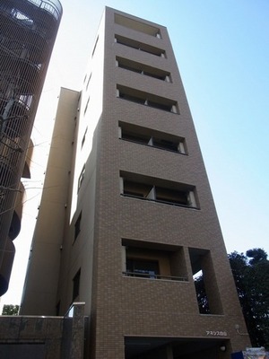 Building appearance. 2004 completed