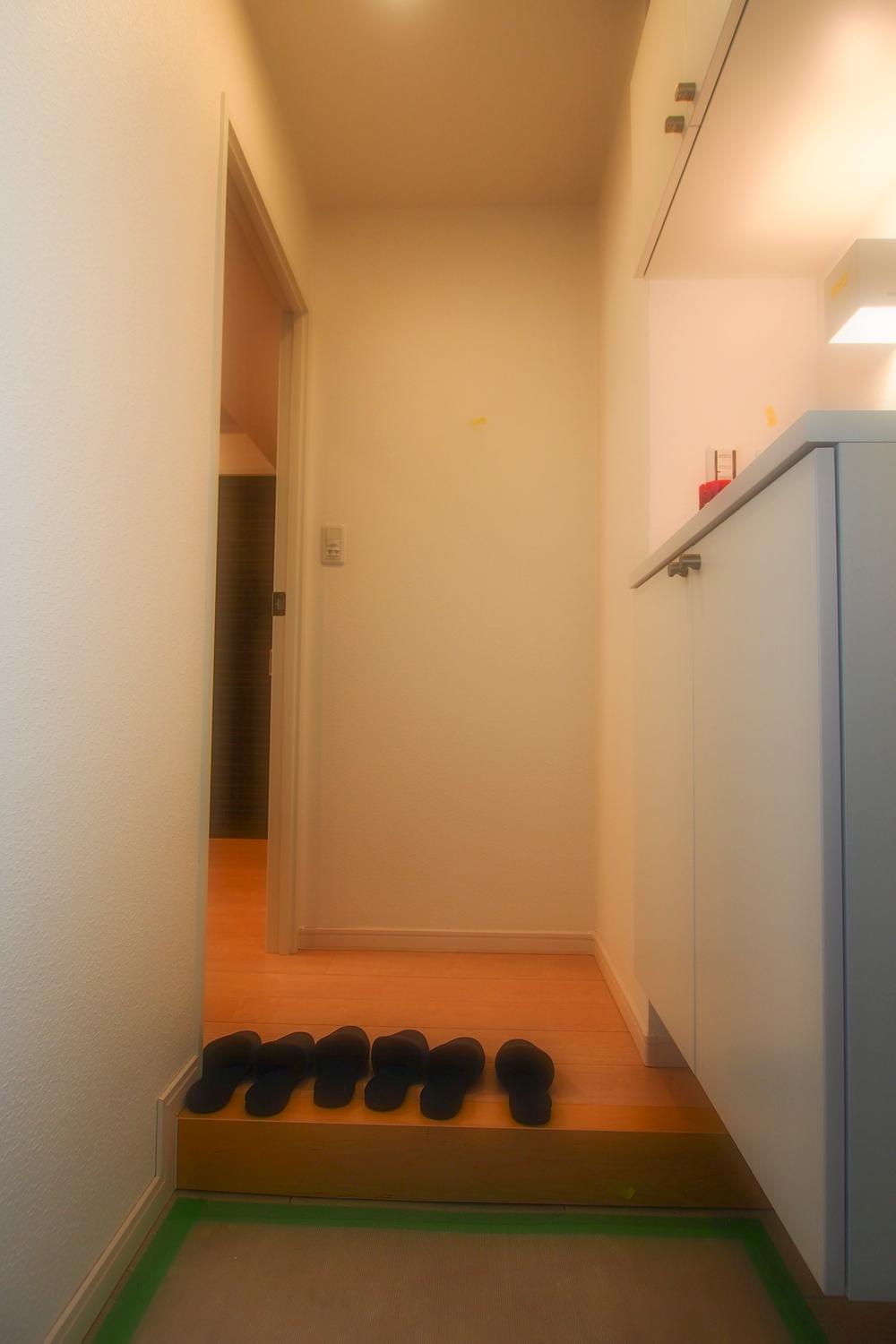 Entrance. Local (11 May 2013) Shooting