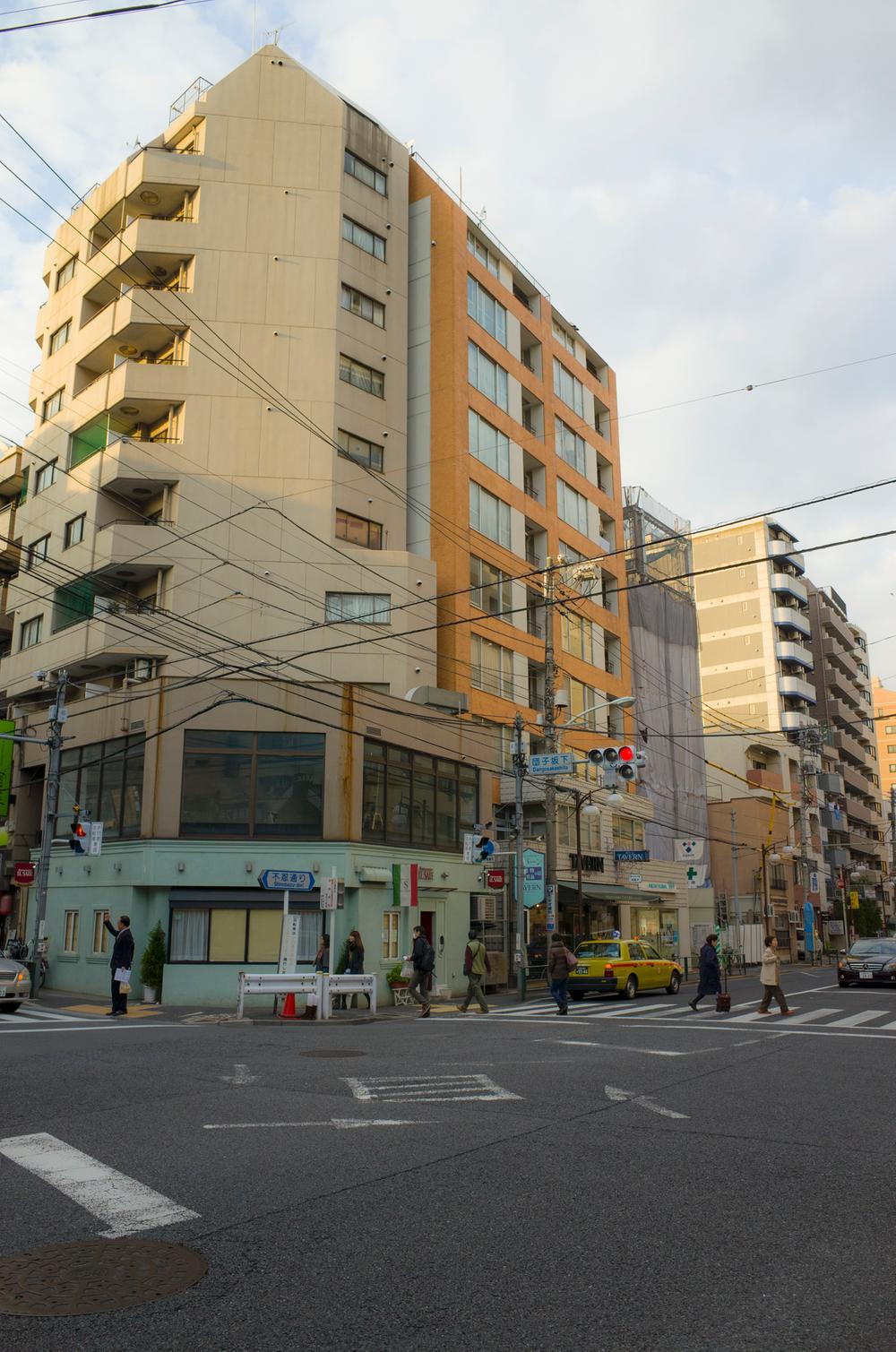 Local appearance photo. Local (11 May 2013) Shooting