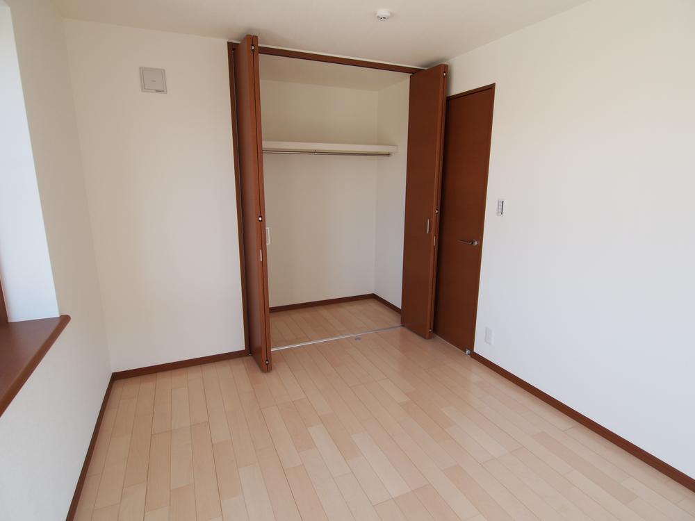 Same specifications photos (Other introspection). Same specifications room