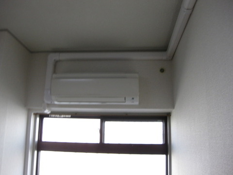 Living and room. Air conditioning on the north side Western-style