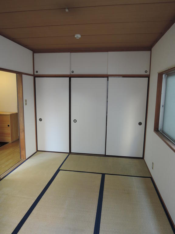 Other room space. Bright Japanese-style room