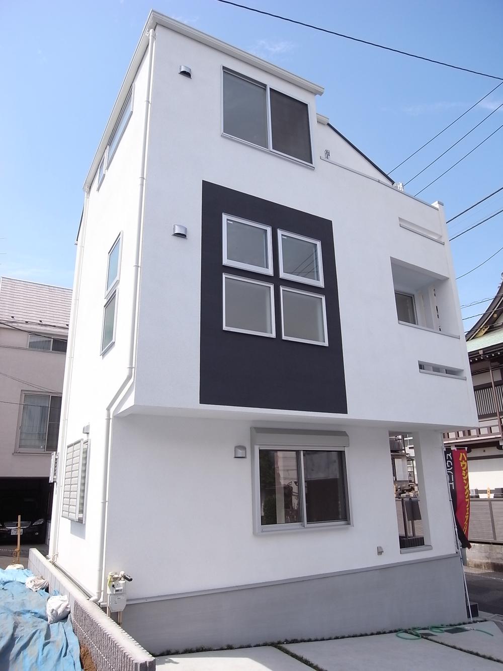 Local appearance photo. Modern appearance