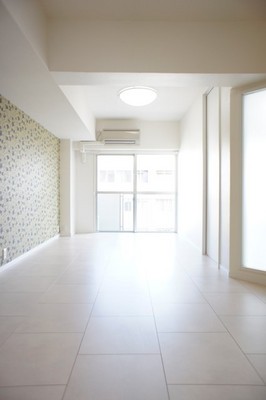 Living and room. Wide 13.5 Pledge of living