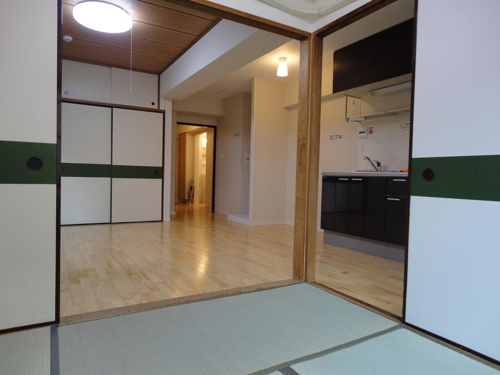 Living and room. There is Japanese-style room of relaxation