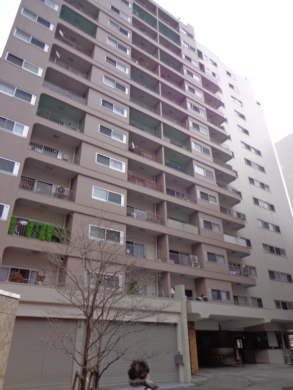 Local appearance photo. Even is possible your visit on weekdays ☆ Please feel free to contact us please visit on the day