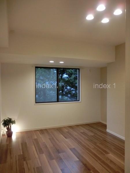 Non-living room. Warm muted colors