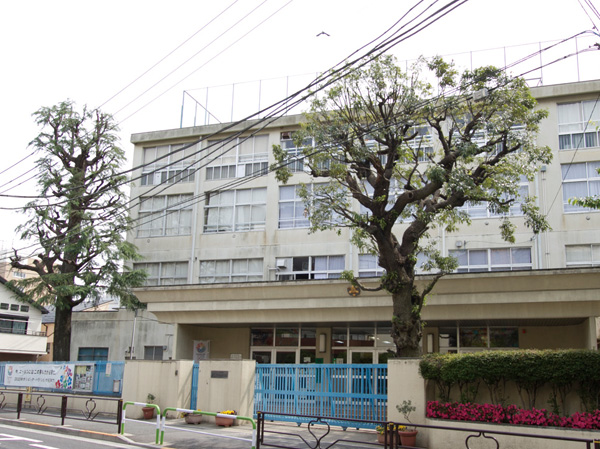 Surrounding environment. Ward Sekiguchi Utenamachi elementary school (a 5-minute walk / About 400m)
