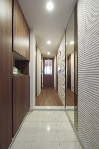 Entrance of the refined atmosphere. Corridor of downlight LED specification