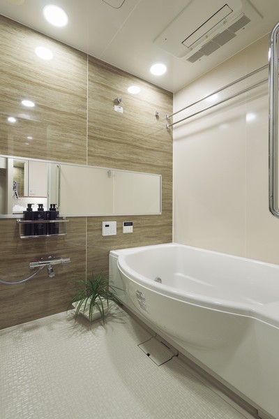 Bathroom and out was likely to adopt a "low-floor bathtub" to the bathtub. Clear some 1418 size