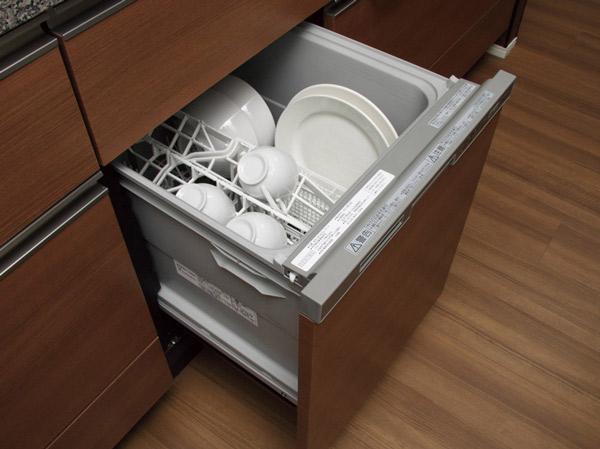 Kitchen.  [Dishwasher] Standard equipped with a simple dishwasher is cleaning up. Is a low-noise specifications that do not interfere with the gatherings also a potent injection.