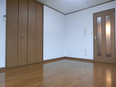 Other room space. Flooring