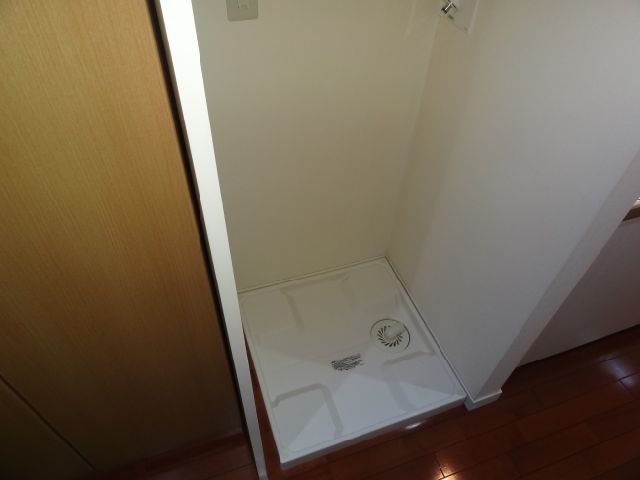 Other room space. Indoor laundry Area