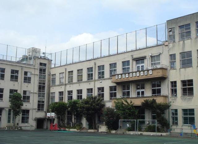 Primary school. 30m to Bunkyo TatsuAkirahana elementary school