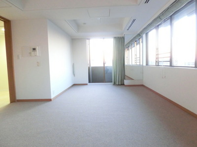 Other Equipment. 15.4 Pledge bright living room
