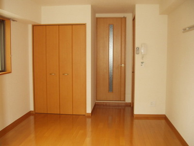 Living and room. Western-style 8.4 Pledge optimal size to living alone