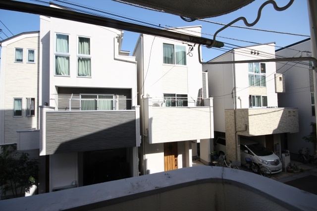 Balcony. Table-cho Apartment 202