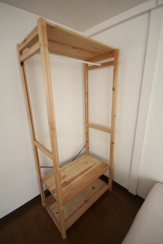 Other. Table-cho Apartment 202
