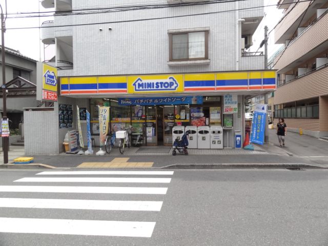 Convenience store. Ministop Co., Ltd. 180m until Shin'otsuka store (convenience store)