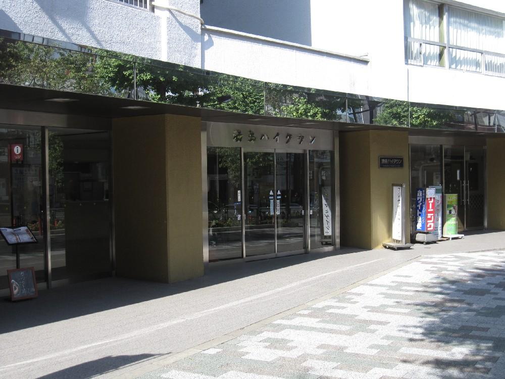 Entrance. Common areas