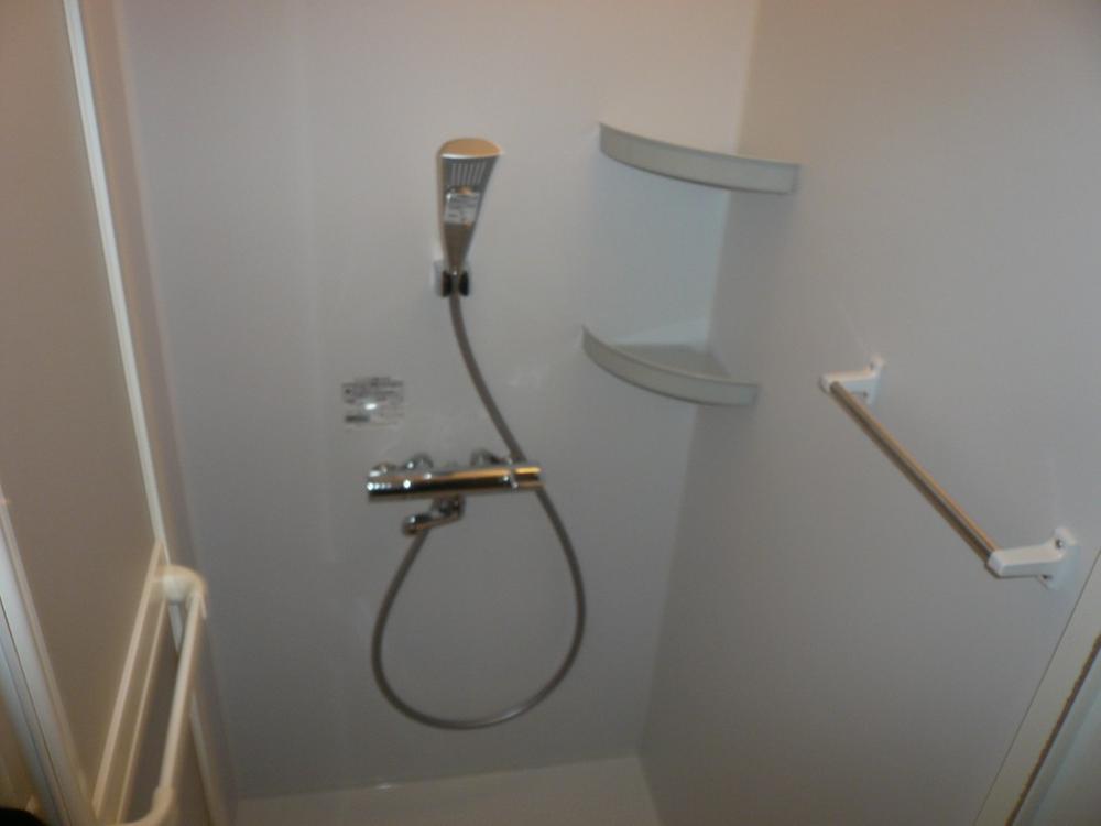 Bathroom. Indoor (11 May 2013) Shooting  ※ Shower room
