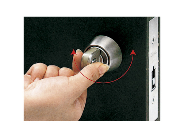 Security.  [Crime prevention thumb turn] A hole in the door, Turning the inside of the thumb in such wire, Prevents incorrect lock so-called "thumb turning". If you do not firmly pressed from the inside thumb turn is a specification that does not turn. (Same specifications)