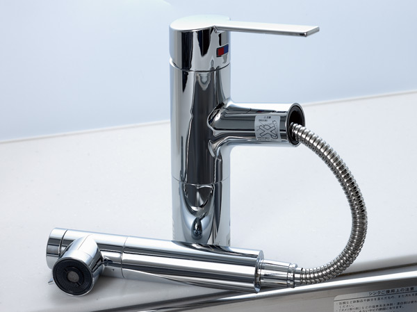 Kitchen.  [Water purifier integrated ・ Mixing faucet with hand shower] Water purifier integrated ・ Adopt a mixing faucet with hand shower. Easy to use with a single lever, Dishwasher is also a breeze.  ※ All Listings amenities are the same specification