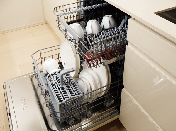 Interior.  [Built-in dishwasher dryer] Equipped with AEG Corp. of built-in dishwasher dryer equipped with a mist cleaning function. Since the full-open slide style, And out of the dish is also easy.